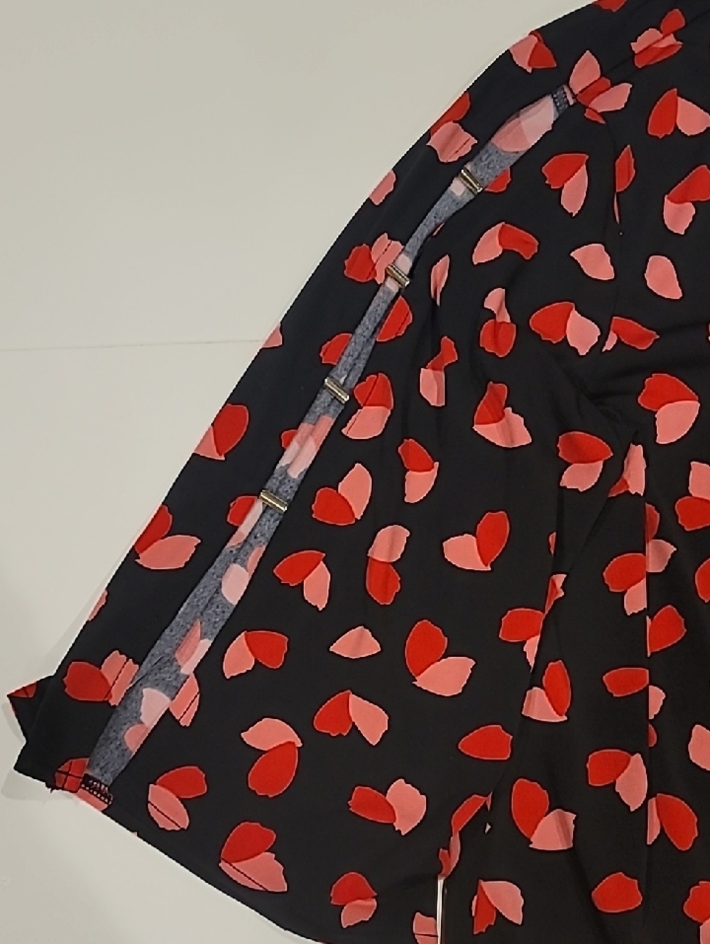 MICHAEL Michael Kors Black Blouse with Red and Pink Petal Print XL - Picture 5 of 12